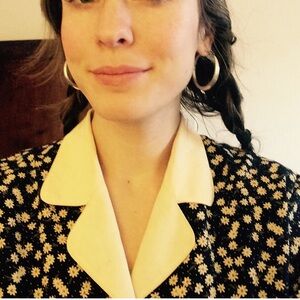 Vintage navy floral print blouse with cream collar and slightly cinched waist